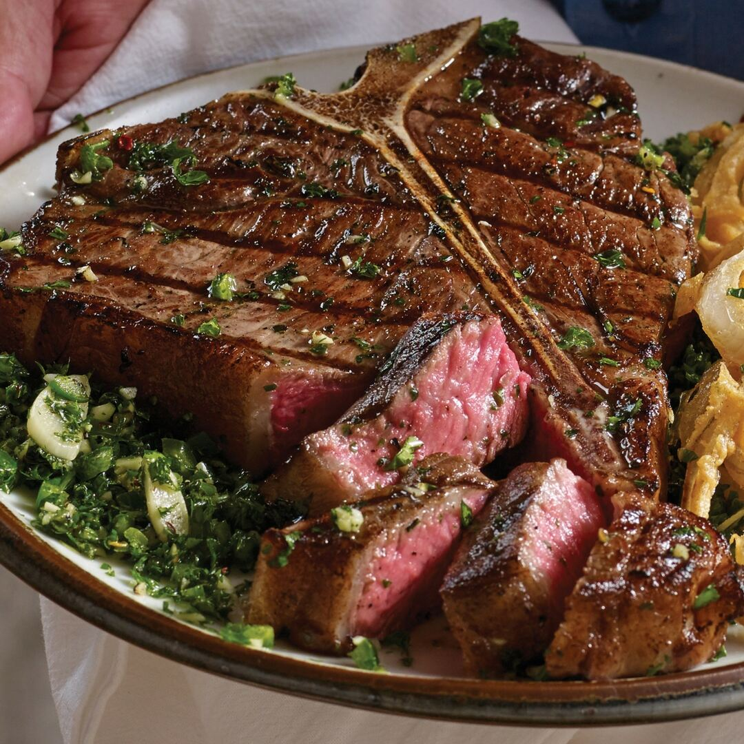 Corte T-bone premium perfectamente cocinado